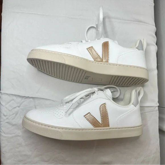 NWOT Veja V-10 CWL Sneakers White Platine Gold Silver Leather Lace Up Chrome 5 - Picture 8 of 10
